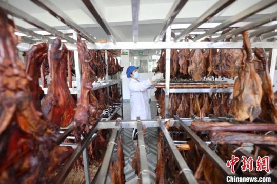 廣西侗鄉三江 臘味飄香促進就業，鞋材產業協同發展